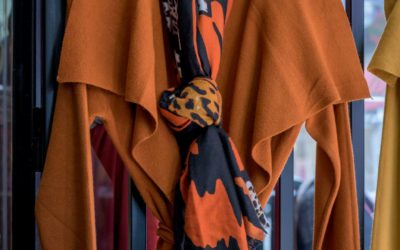 Très belle veste et son foulard assorti