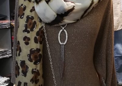 Choisissez le foulard idéal pour terminer en beauté votre tenue !