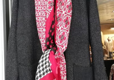 Choisissez le foulard idéal pour terminer en beauté votre tenue !